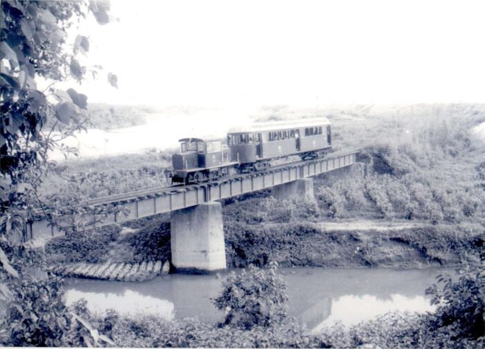 由良川を渡る昭和37年の北丹鉄道