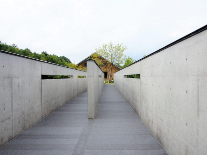 和久傳ノ森　森の中の家 安野光雅館