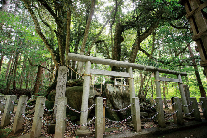 真名井神社磐座