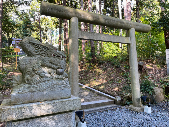 真名井神社狛龍