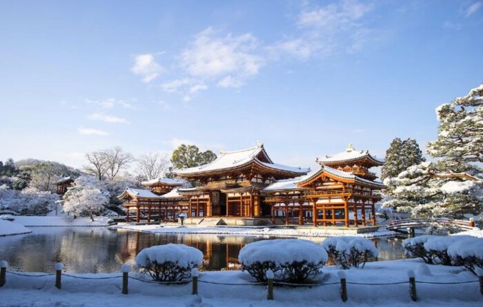 宇治市平等院雪景色