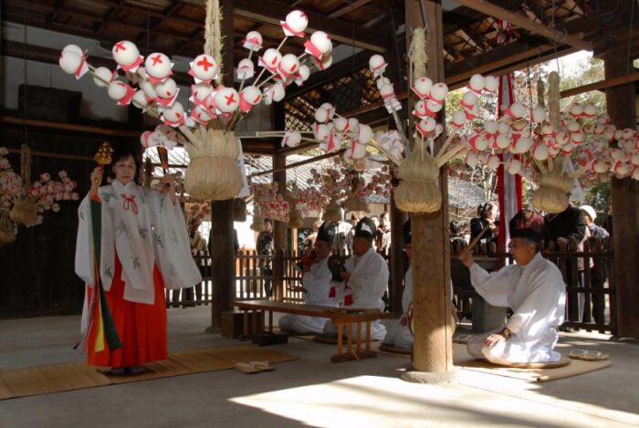 木津川市　相楽神社　餅花