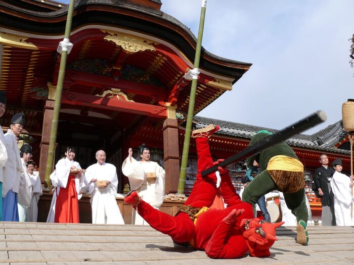 石清水八幡宮豆撒き