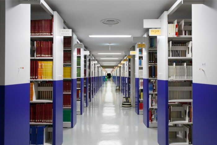 本館地下の書庫