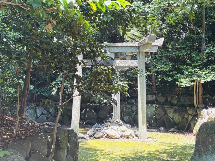 三柱鳥居